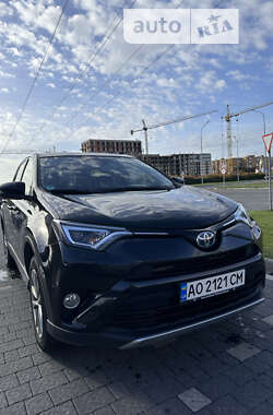 Внедорожник / Кроссовер Toyota RAV4 2018 в Ужгороде