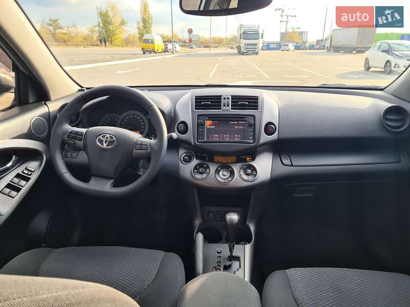 Внедорожник / Кроссовер Toyota RAV4 2012 в Киеве