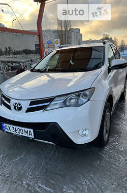 Позашляховик / Кросовер Toyota RAV4 2015 в Харкові