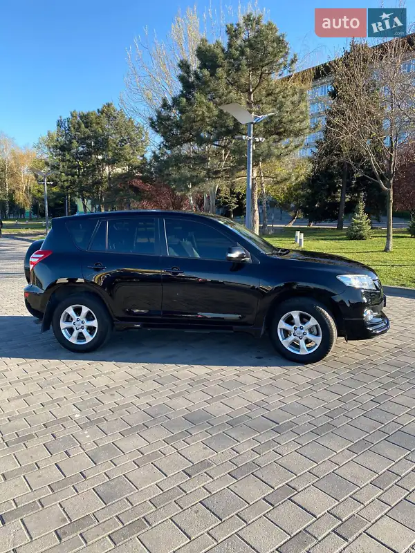 Toyota RAV4 2011