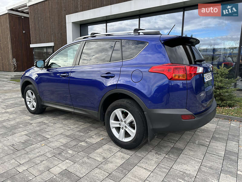 Позашляховик / Кросовер Toyota RAV4 2014 в Ужгороді