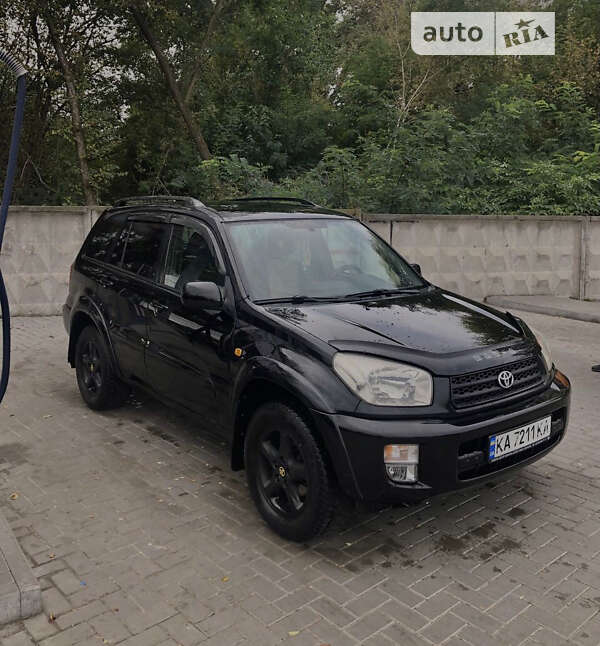 Внедорожник / Кроссовер Toyota RAV4 2003 в Борисполе