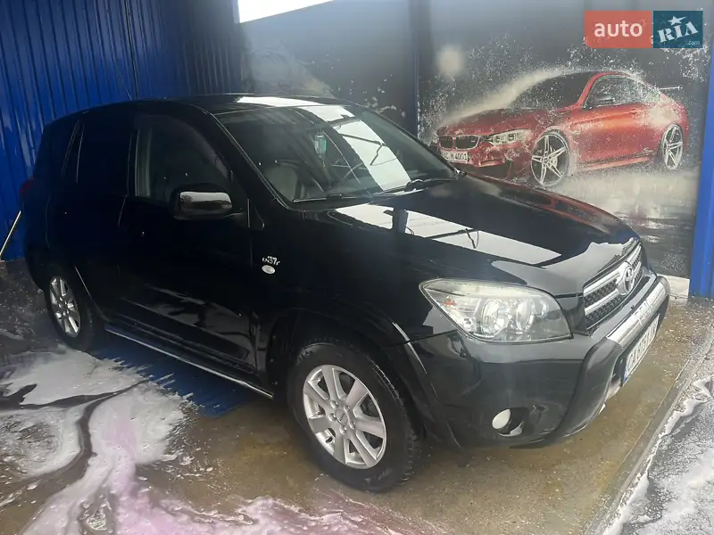 Позашляховик / Кросовер Toyota RAV4 2007 в 