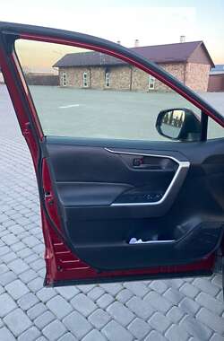 Позашляховик / Кросовер Toyota RAV4 2019 в Хмельницькому