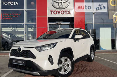 Позашляховик / Кросовер Toyota RAV4 2020 в Вінниці