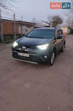 Внедорожник / Кроссовер Toyota RAV4 2016 в Первомайске