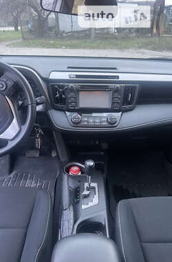 Внедорожник / Кроссовер Toyota RAV4 2016 в 