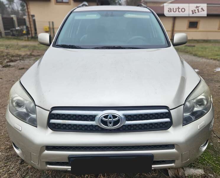 Внедорожник / Кроссовер Toyota RAV4 2008 в Киеве