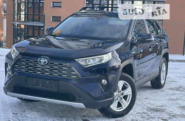 Внедорожник / Кроссовер Toyota RAV4 2021 в Ивано-Франковске