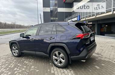 Позашляховик / Кросовер Toyota RAV4 2018 в Києві