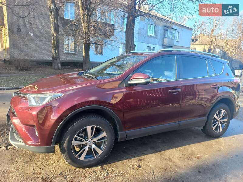 Позашляховик / Кросовер Toyota RAV4 2017 в Запоріжжі
