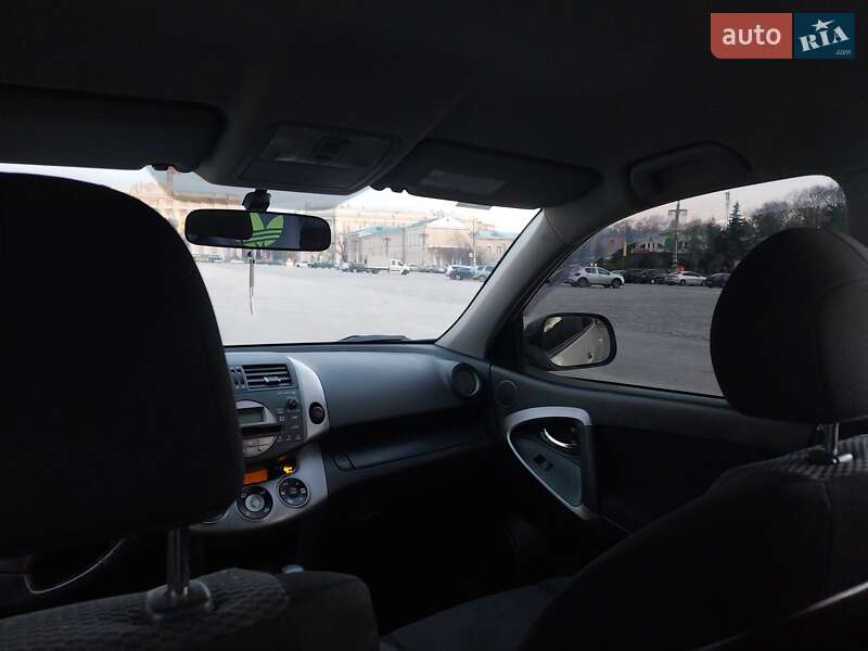Позашляховик / Кросовер Toyota RAV4 2006 в Харкові