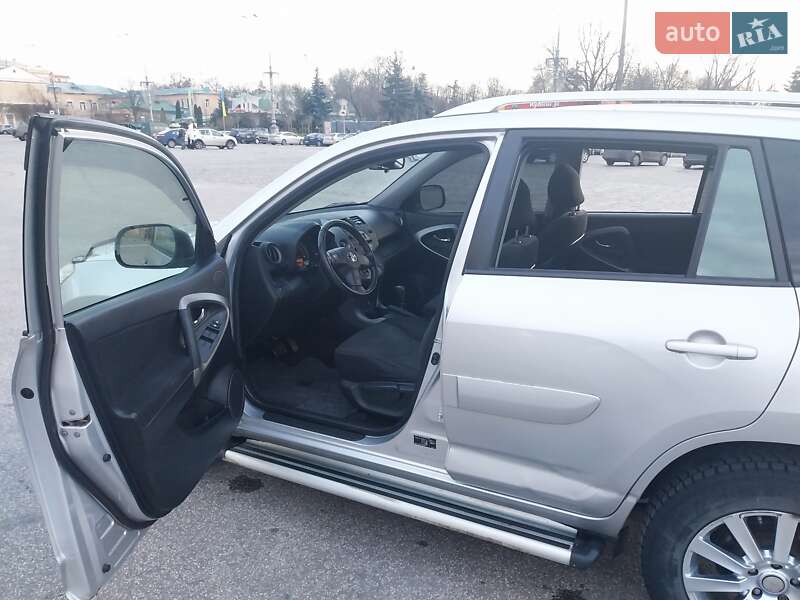 Позашляховик / Кросовер Toyota RAV4 2006 в Харкові