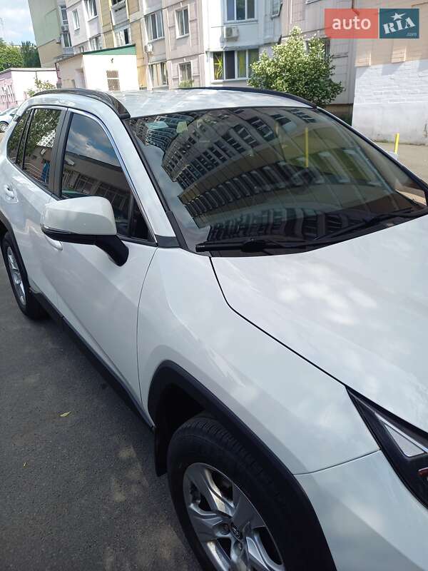 Внедорожник / Кроссовер Toyota RAV4 2018 в Киеве