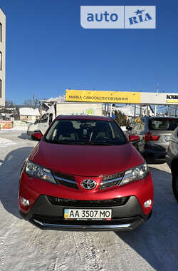 Позашляховик / Кросовер Toyota RAV4 2015 в Києві