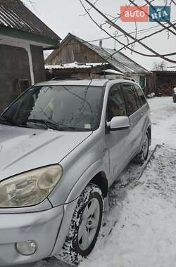Внедорожник / Кроссовер Toyota RAV4 2004 в Звягеле