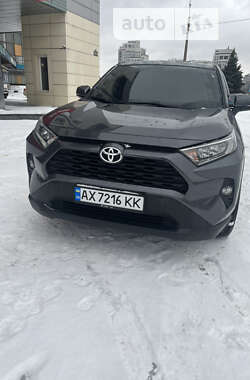 Позашляховик / Кросовер Toyota RAV4 2020 в Харкові