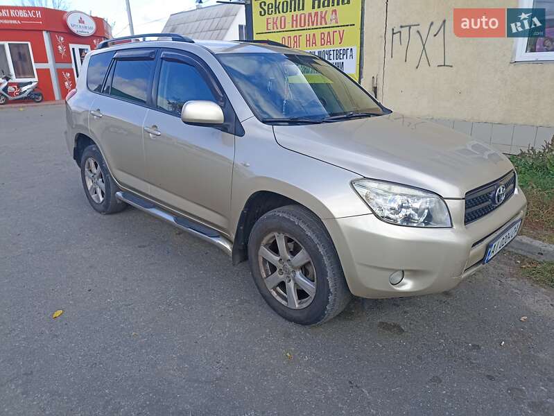 Позашляховик / Кросовер Toyota RAV4 2007 в Рокитному