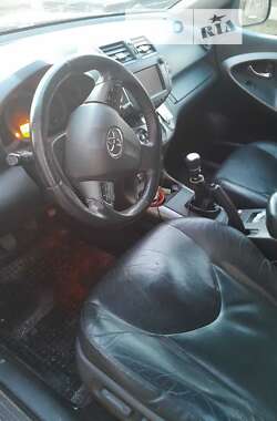 Внедорожник / Кроссовер Toyota RAV4 2011 в Черновцах