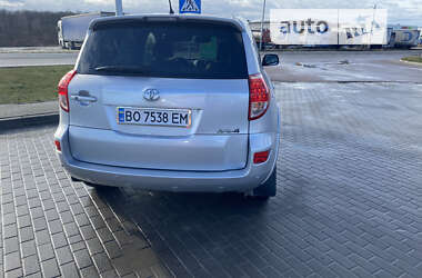 Внедорожник / Кроссовер Toyota RAV4 2006 в 