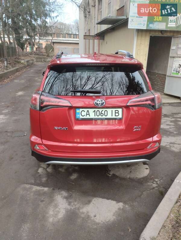 Позашляховик / Кросовер Toyota RAV4 2017 в Умані
