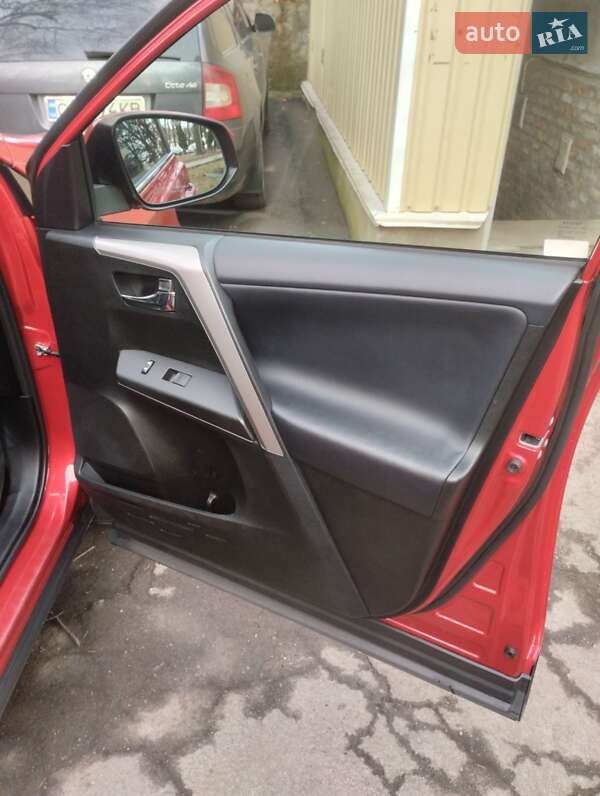 Позашляховик / Кросовер Toyota RAV4 2017 в Умані