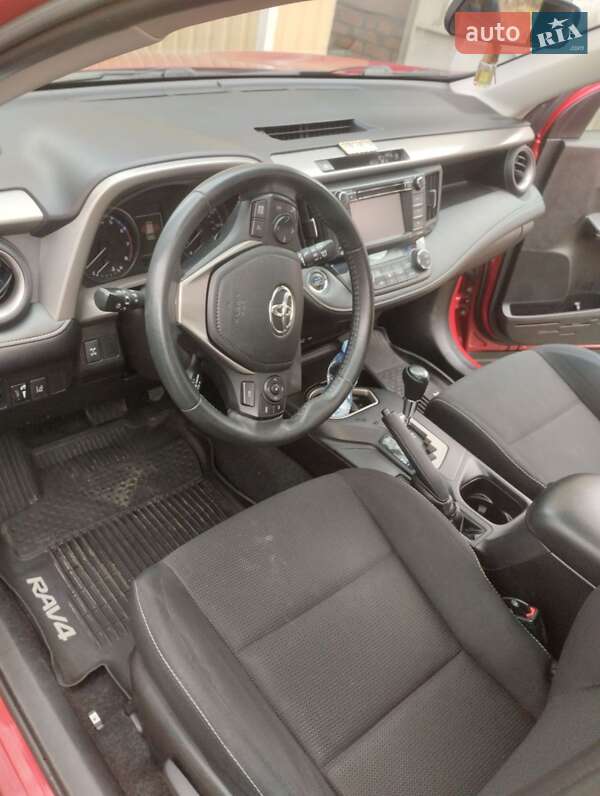 Позашляховик / Кросовер Toyota RAV4 2017 в Умані