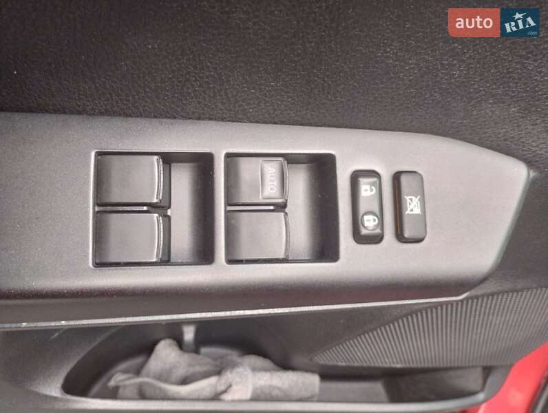 Позашляховик / Кросовер Toyota RAV4 2017 в Умані