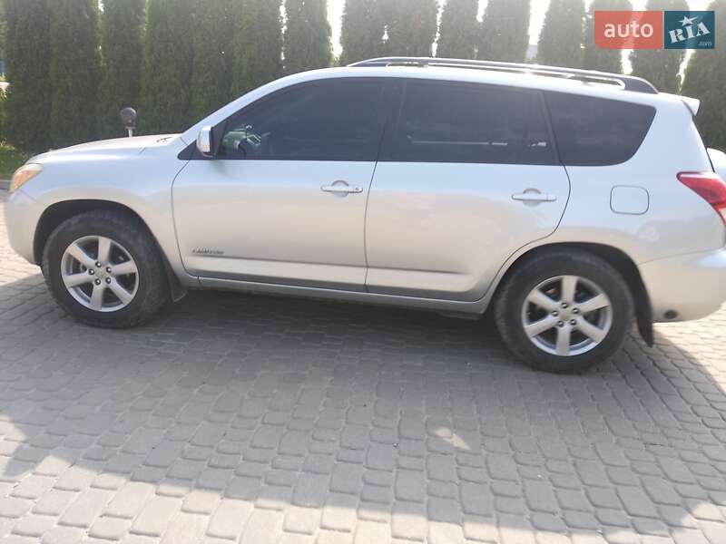 Внедорожник / Кроссовер Toyota RAV4 2006 в Хмельницком