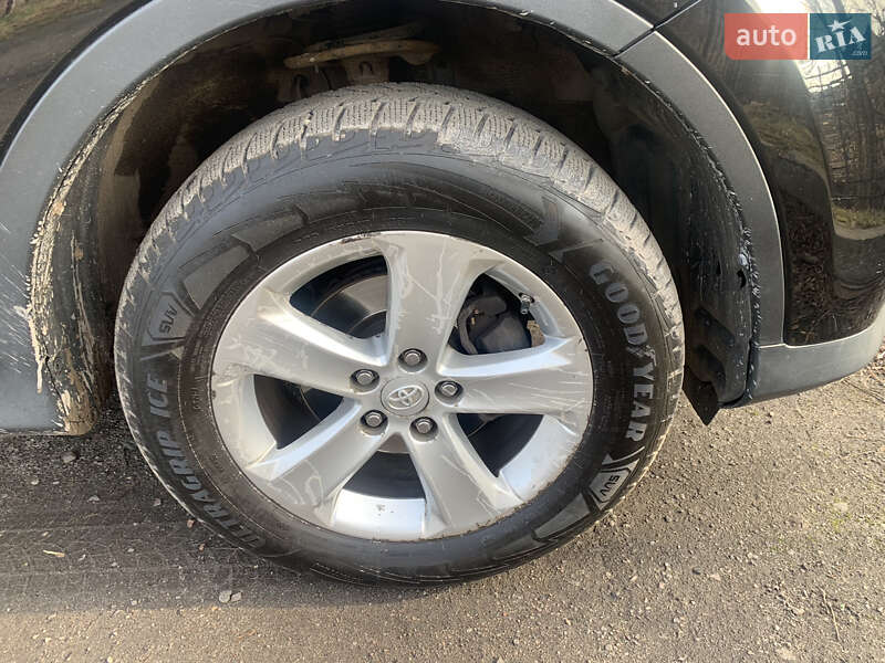 Внедорожник / Кроссовер Toyota RAV4 2013 в Жовкве