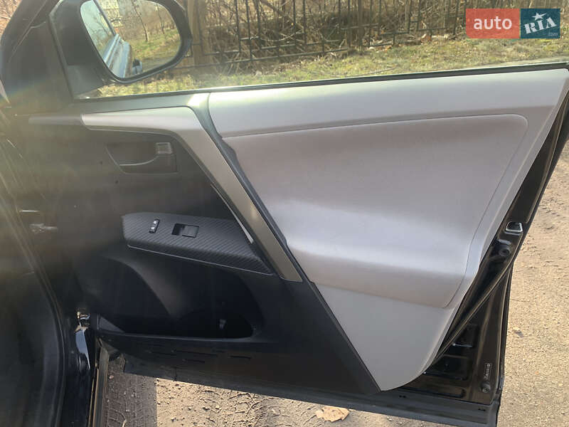 Внедорожник / Кроссовер Toyota RAV4 2013 в Жовкве