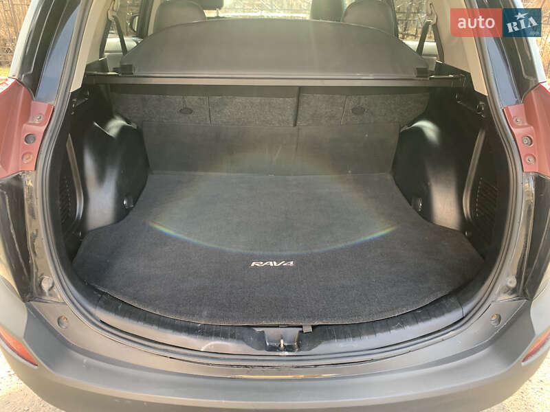 Внедорожник / Кроссовер Toyota RAV4 2013 в Жовкве