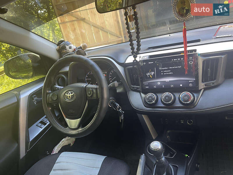 Позашляховик / Кросовер Toyota RAV4 2017 в Понорниці