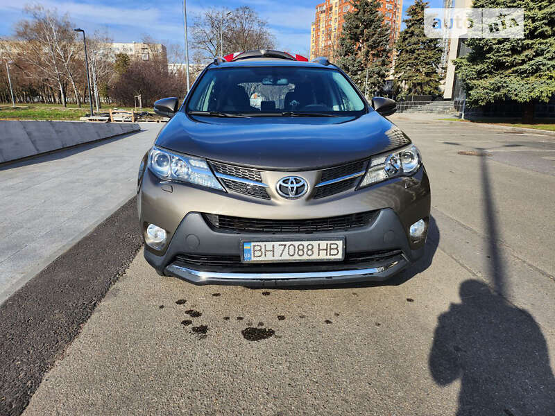 Внедорожник / Кроссовер Toyota RAV4 2015 в Одессе