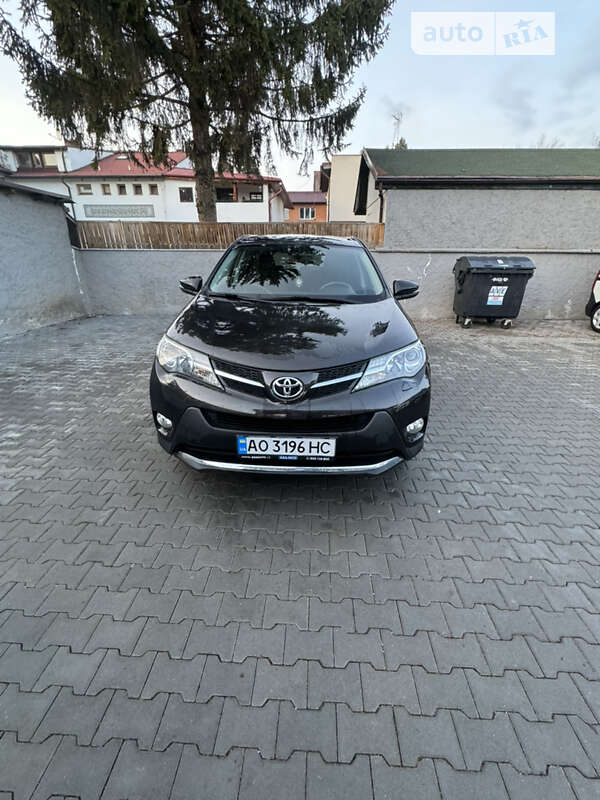 Внедорожник / Кроссовер Toyota RAV4 2014 в Тячеве