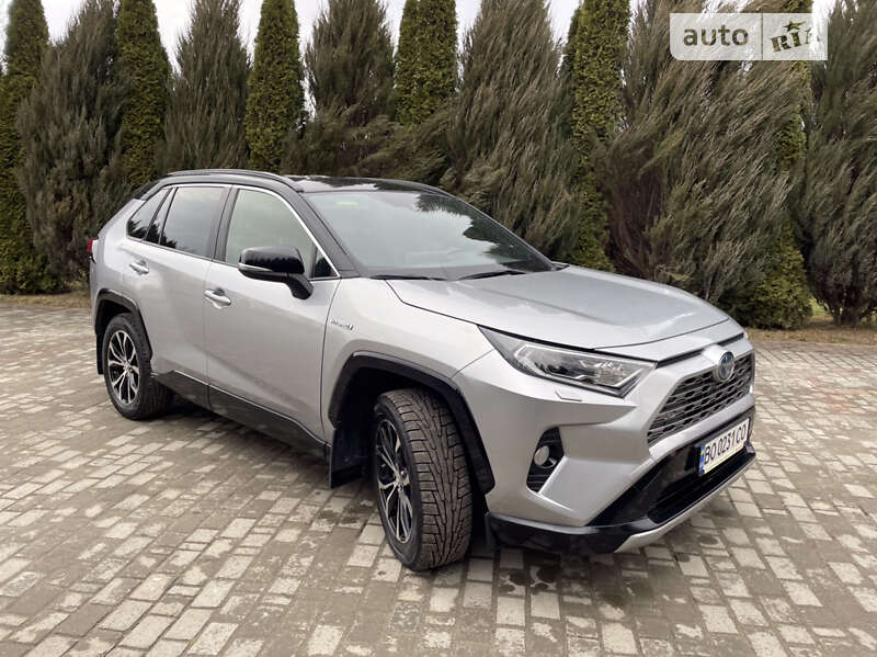 Позашляховик / Кросовер Toyota RAV4 2019 в Львові