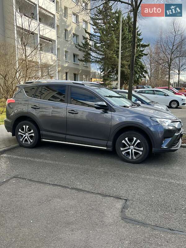 Toyota RAV4 2016