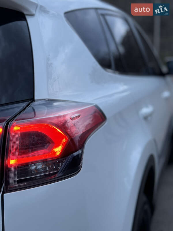 Позашляховик / Кросовер Toyota RAV4 2017 в Одесі