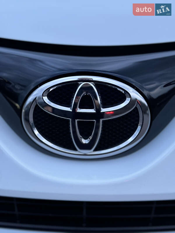 Позашляховик / Кросовер Toyota RAV4 2017 в Одесі