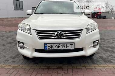 Внедорожник / Кроссовер Toyota RAV4 2011 в Ровно