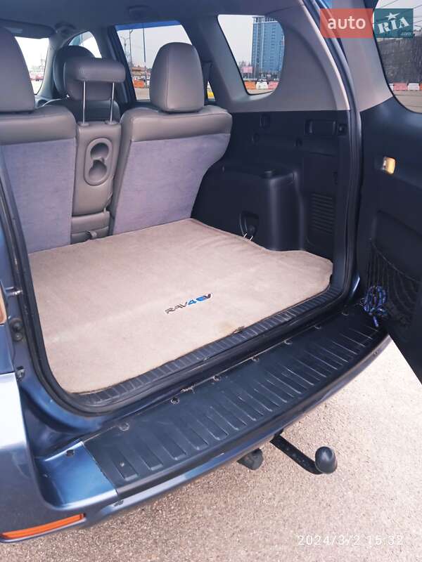 Внедорожник / Кроссовер Toyota RAV4 2012 в Одессе