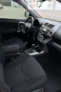 Позашляховик / Кросовер Toyota RAV4 2007 в 