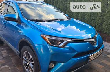 Позашляховик / Кросовер Toyota RAV4 2016 в Києві