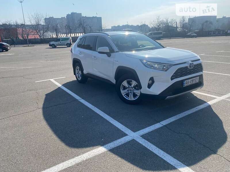 Позашляховик / Кросовер Toyota RAV4 2019 в Києві