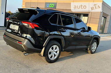 Внедорожник / Кроссовер Toyota RAV4 2021 в 