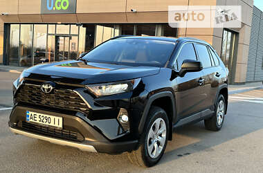 Внедорожник / Кроссовер Toyota RAV4 2021 в 