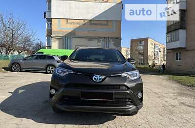 Позашляховик / Кросовер Toyota RAV4 2018 в Волочиську