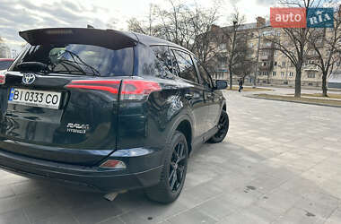 Позашляховик / Кросовер Toyota RAV4 2017 в Полтаві