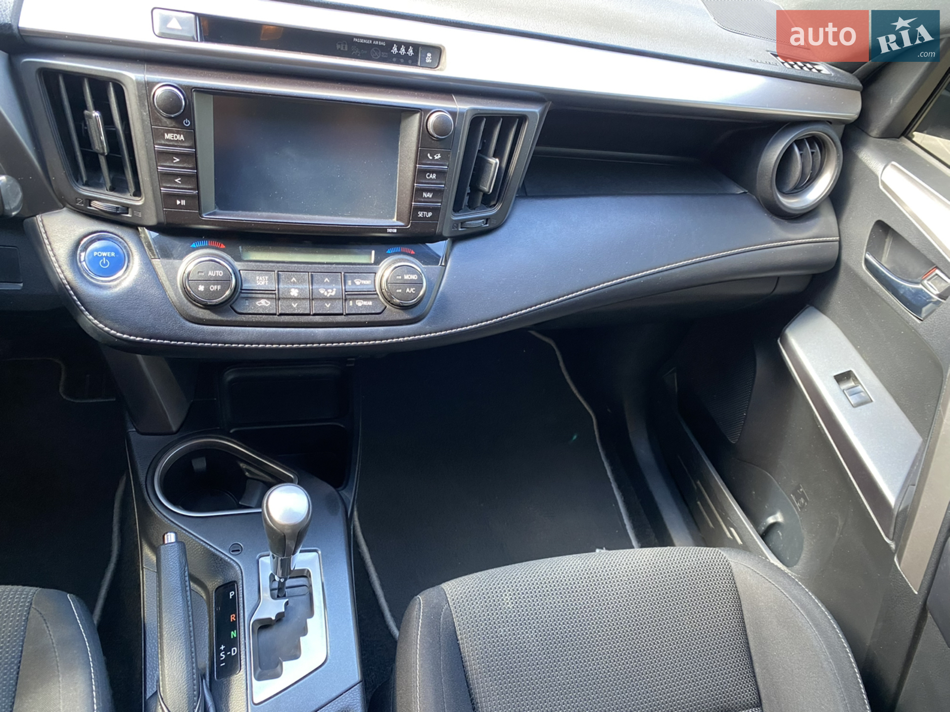 2017 Toyota RAV 4 - мініатюра 16
