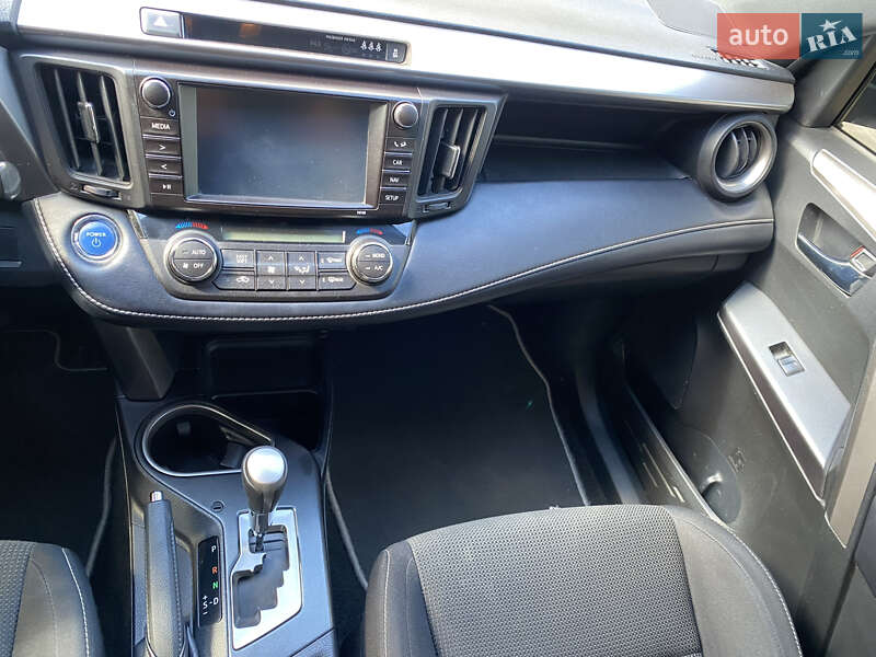 Внедорожник / Кроссовер Toyota RAV4 2017 в Полтаве